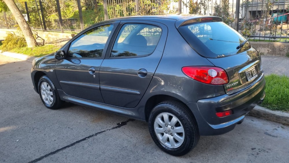 Peugeot 207 Compact XS 1.9 D — foto 12